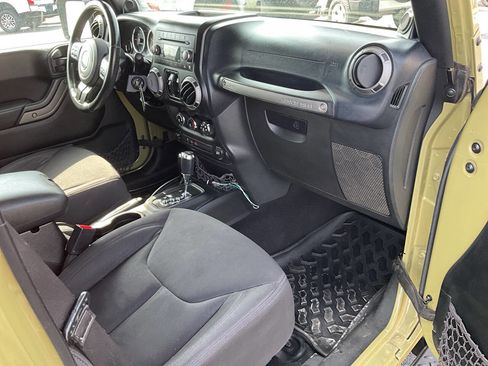 Used 2013 Jeep Wrangler Unlimited Sport image 29