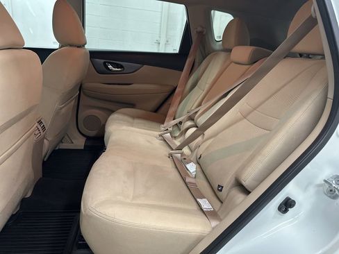 Used 2016 Nissan Rogue SV image 22