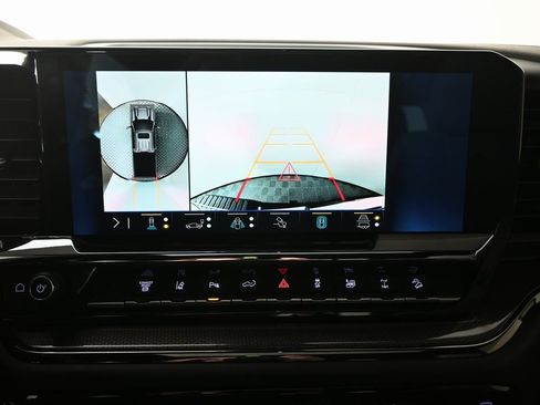 Used 2025 Chevrolet Silverado 2500 ZR2 w/ Technology Package image 29