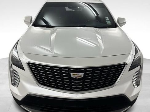 Used 2019 Cadillac XT4 Premium Luxury image 3