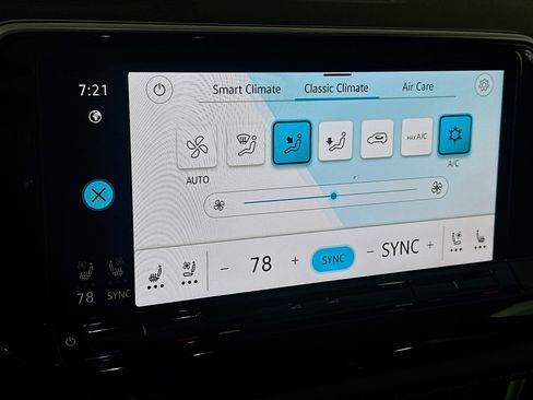 Used 2024 Volkswagen Atlas Cross Sport SE image 24