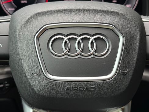 Used 2025 Audi Q7 3.0T Premium w/ Convenience Package AWD/4WD image 44