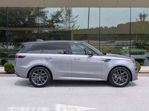 Used 2025 Land Rover Range Rover Sport Dynamic SE AWD/4WD image 8
