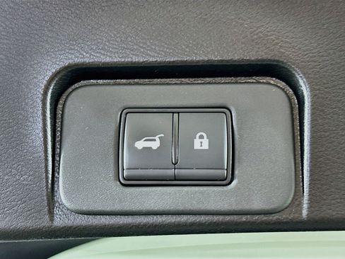 Used 2023 Nissan Rogue SV w/ SV Premium B Package AWD/4WD image 30