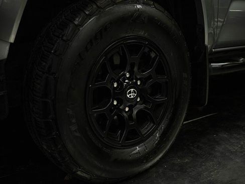 Used 2021 Toyota Tacoma SR5 image 3