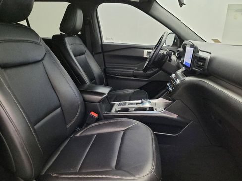 Used 2020 Ford Explorer XLT w/ Equipment Group 202A image 21