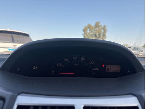 Used 2007 Toyota Yaris 2-Door Hatchback image 18