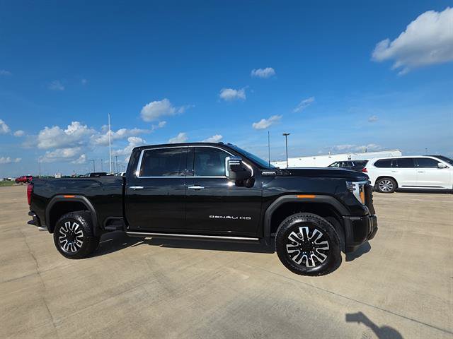 Used 2025 GMC Sierra 2500 Denali Ultimate AWD/4WD image 3