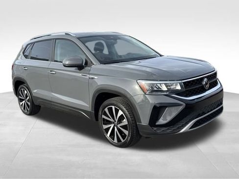 Used 2023 Volkswagen Taos SE image 7