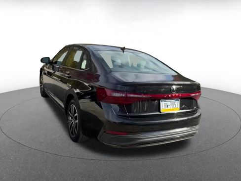 Used 2025 Volkswagen Jetta SE image 12