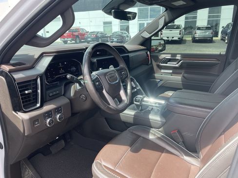 Used 2024 GMC Sierra 1500 Denali AWD/4WD image 10