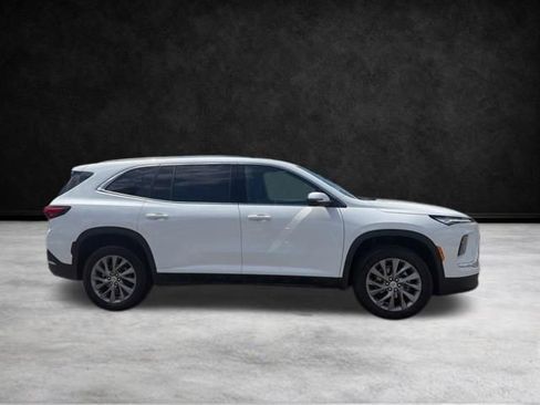 Used 2025 Buick Enclave Preferred image 5