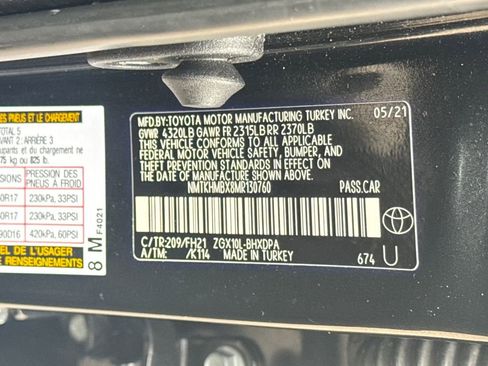 Used 2021 Toyota C-HR LE image 43