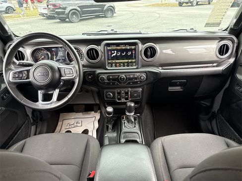 Used 2023 Jeep Gladiator Overland image 20