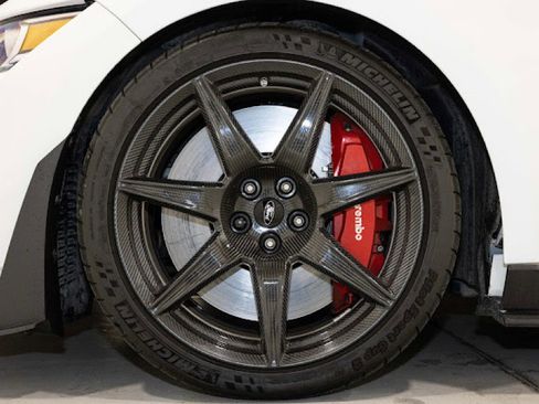 Used 2021 Ford Mustang Shelby GT500 w/ Carbon Fiber Track Pack image 57