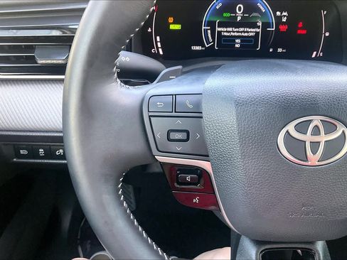 Used 2025 Toyota Camry SE w/ Multimedia Upgrade Package FWD image 23