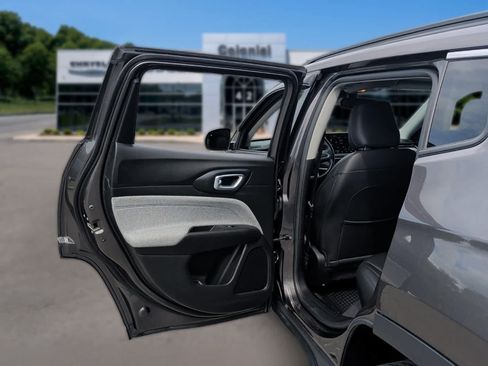Used 2022 Jeep Compass Latitude w/ Convenience Group AWD/4WD image 27