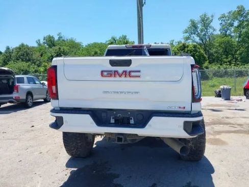 Used 2022 GMC Sierra 2500 AT4 w/ AT4 Preferred Package AWD/4WD image 12