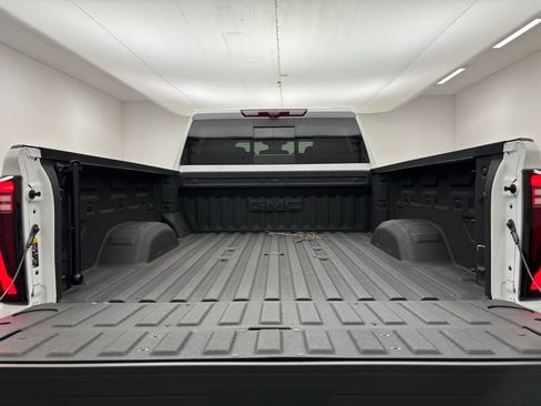 New 2025 GMC Sierra 2500 Denali w/ Denali Reserve Package image 11