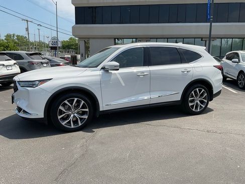 Certified 2024 Acura MDX SH-AWD w/ Technology Package image 3