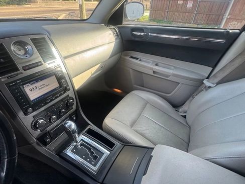 Used 2007 Chrysler 300 Touring L image 9