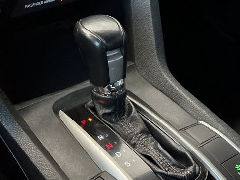 Used 2019 Honda Civic Sport image 17