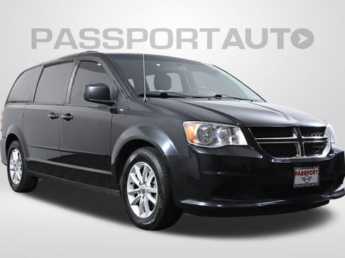 Used 2016 Dodge Grand Caravan SXT image 3