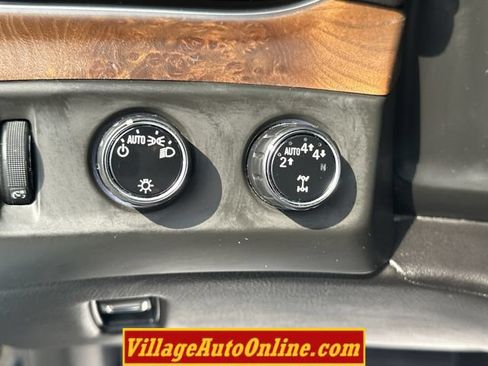 Used 2020 Cadillac Escalade ESV Premium Luxury AWD/4WD image 36