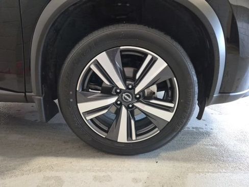 Certified 2025 Nissan Rogue SL AWD/4WD image 28