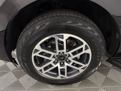 Used 2025 Ford Expedition Active AWD/4WD image 12
