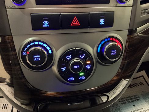 Used 2011 Hyundai Santa Fe GLS image 21