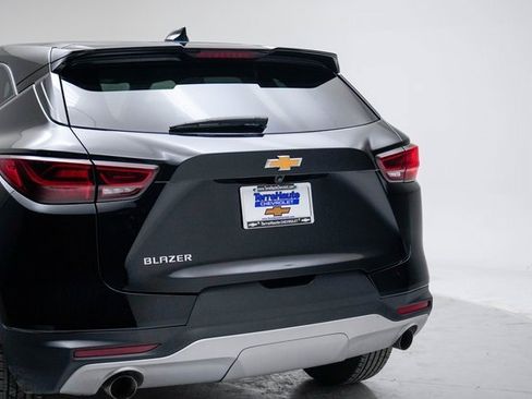 Used 2025 Chevrolet Blazer LT image 4
