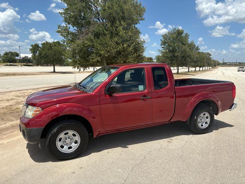 Used 2014 Nissan Frontier S RWD image 4