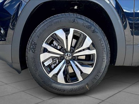 New 2026 Volkswagen Atlas SE image 11