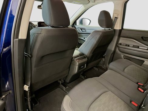 Used 2023 Nissan Pathfinder SV image 27