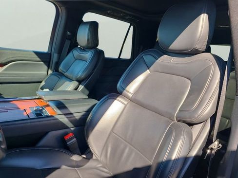 Used 2024 Lincoln Navigator Premiere image 24