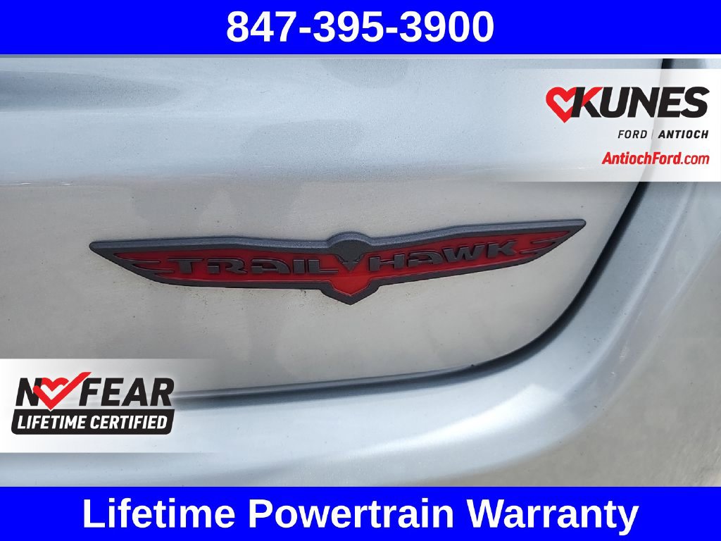 Used 2025 Jeep Compass Trailhawk AWD/4WD image 10
