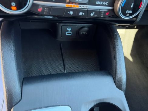 Used 2022 Ford Escape SE w/ SE Sport Appearance Package FWD image 23