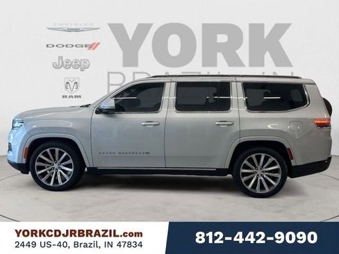 Used 2022 Jeep Grand Wagoneer Series II w/ Convenience Group III AWD/4WD image 2