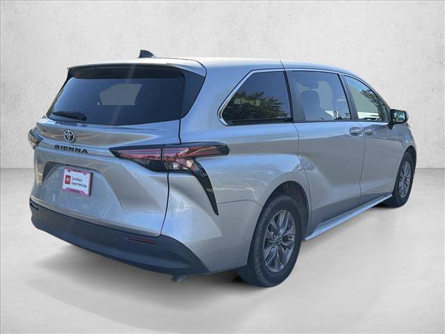 Certified 2022 Toyota Sienna LE FWD image 5