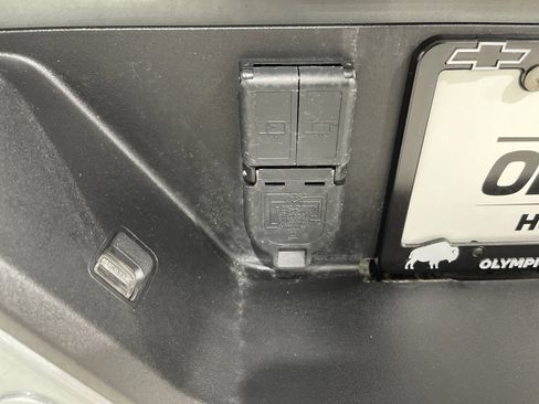 Used 2023 Chevrolet Silverado 1500 High Country w/ Z71 Off-Road Package image 18