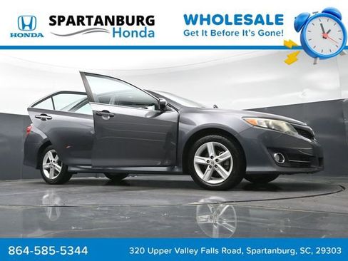 Used 2014 Toyota Camry SE image 43