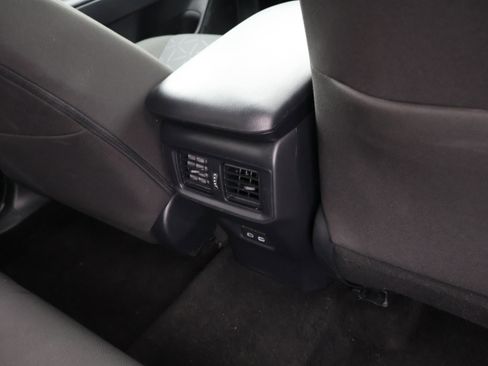 Used 2025 Toyota RAV4 XLE AWD/4WD image 13