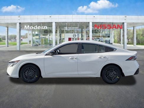 New 2026 Nissan Sentra SV image 2