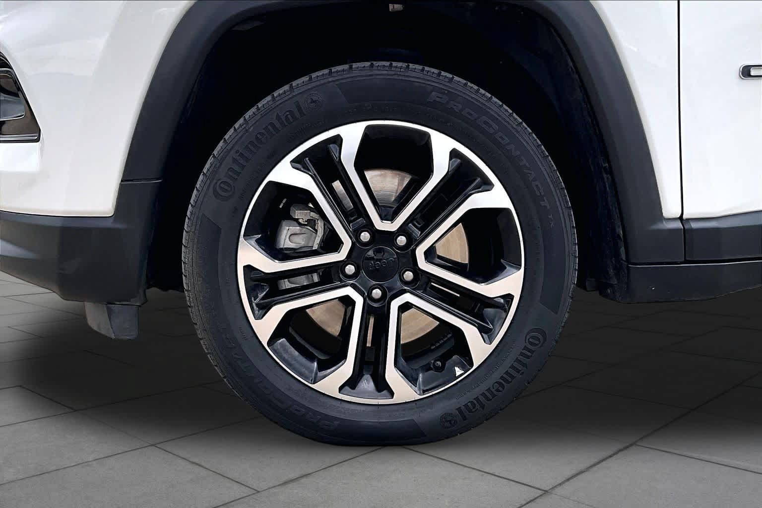 Used 2023 Jeep Compass Limited AWD/4WD image 11
