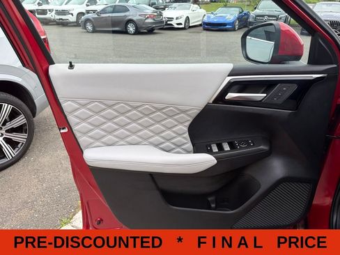 Used 2023 Mitsubishi Outlander SEL AWD/4WD image 25