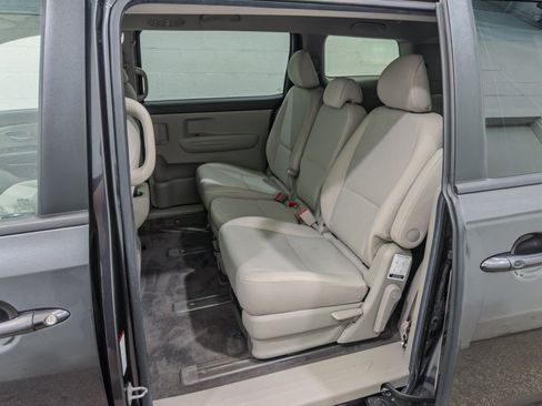 Used 2019 Kia Sedona LX FWD image 13
