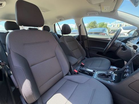 Used 2019 Volkswagen e-Golf SE w/ Driver Assistance Package FWD image 24