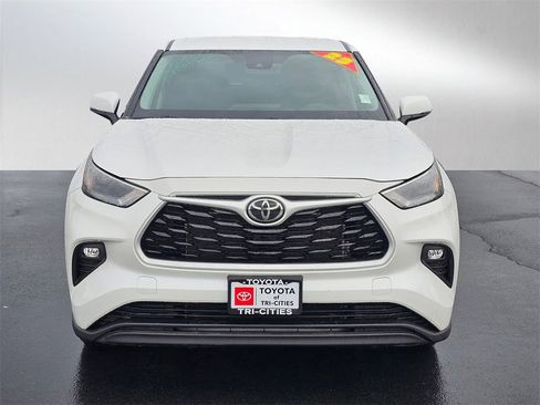 Used 2023 Toyota Highlander LE image 8
