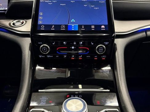 Used 2022 Jeep Grand Cherokee L Overland w/ Advanced Protech Group III image 34